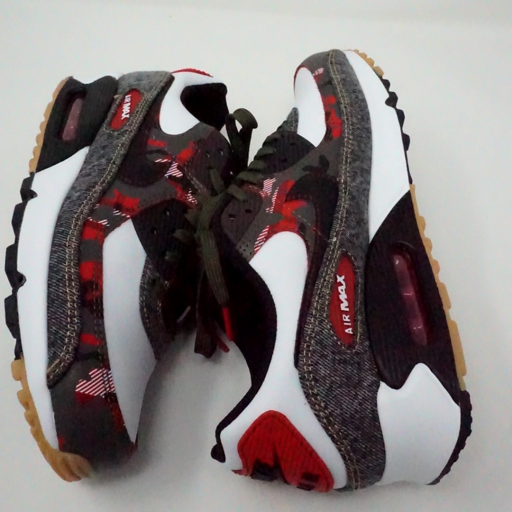 Nike Air Max 90 SE, White/Black Metallic Gold